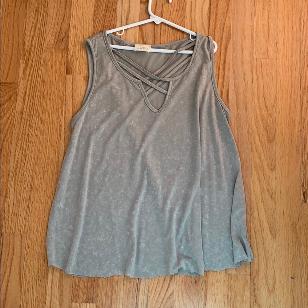 Grey top